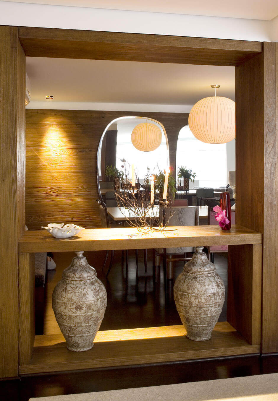 Богатое оформление ванной комнаты с элементами классического стиля